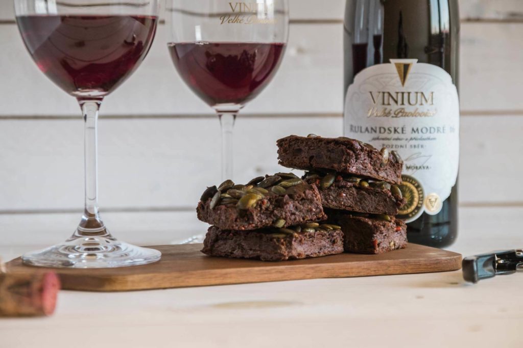 Foto k článku 1, Dýňové brownies, recept brownies, Rulandské modré – VINIUM Velké Pavlovice