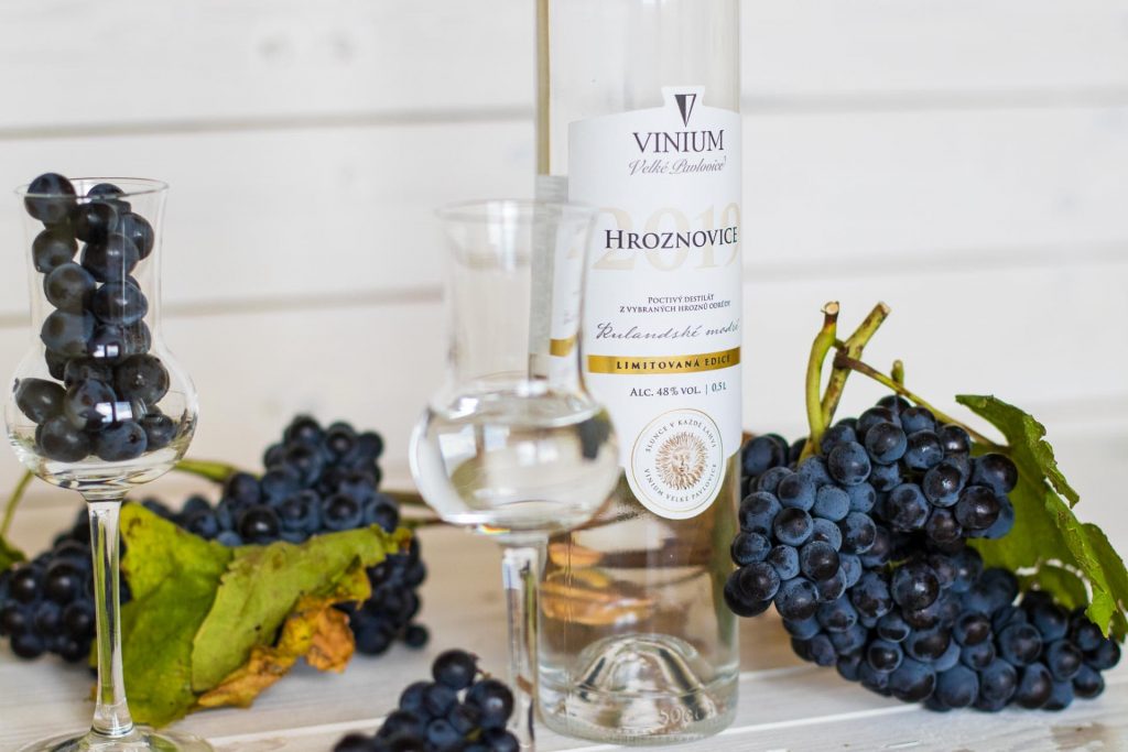 Hroznovice, Rulandské modré, VINIUM, destilát