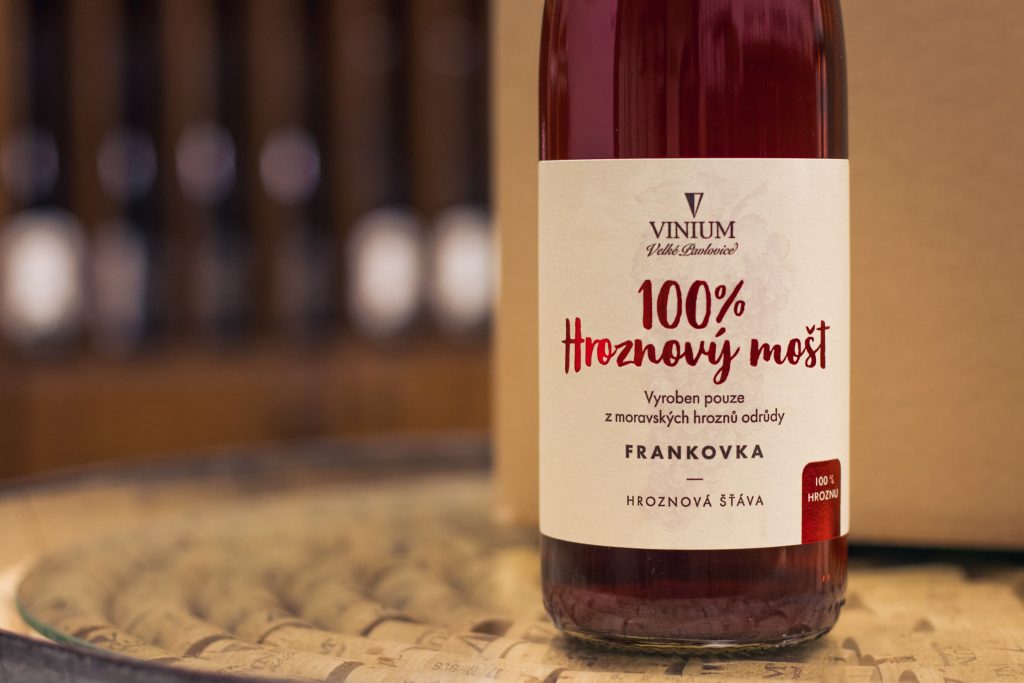 hroznový mošt, dárek k objednávce